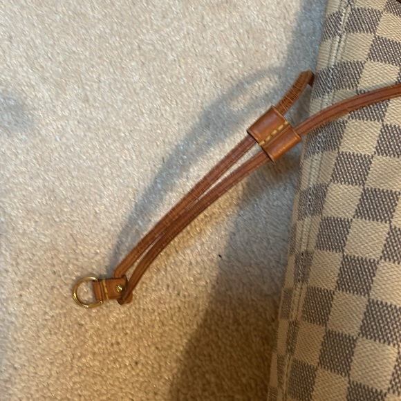 Luis Vuitton Damier Azur MM Neverfull Tote - Picture 13 of 17